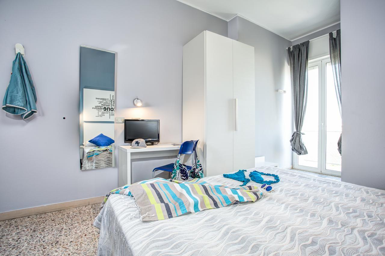Connecting Triple Room with Front Sea View